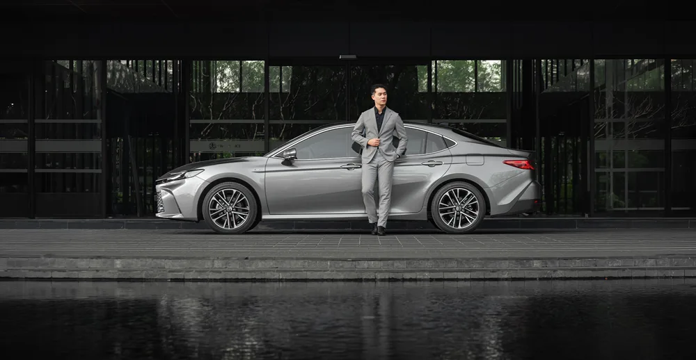 Ảnh ngoại thất Camry từ Toyota Việt Nam